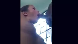 एक मानिस गडबड दुई latinas मा एक समूह अश्लील