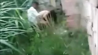 छाला एमआईएलए एमआईएलए जवान प्रेमी ' बोसो कुखुरा सवारी