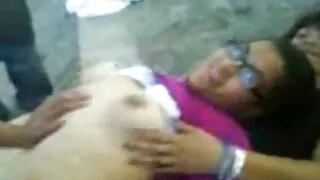 आबनूस आशा थिएन सेतो कुखुरा जस्तै गर्न उनको भन्दा बढी कालो